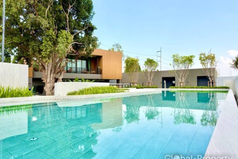 House in Pattaya, Thailand 4 bedrooms № 151046 - photo 4