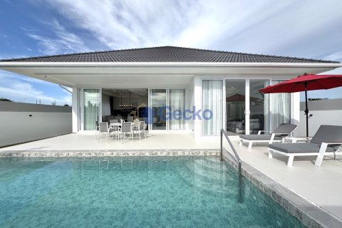 House in Pattaya, Thailand 3 bedrooms № 196191