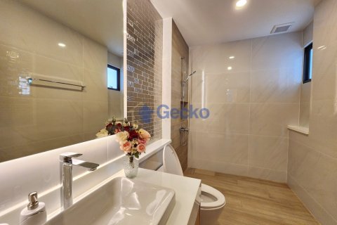 House in Pattaya, Thailand 4 bedrooms № 196195 - photo 23