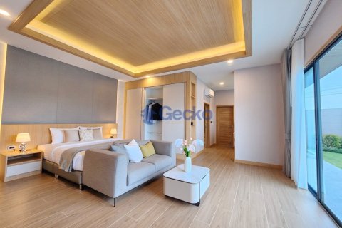 House in Pattaya, Thailand 4 bedrooms № 196195 - photo 29