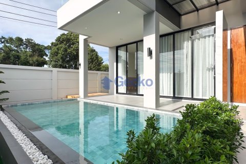 House in Pattaya, Thailand 4 bedrooms № 196193