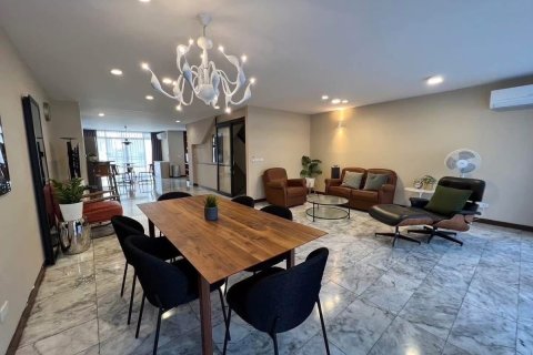 Townhouse in Suan Luang, Bangkok, Thailand 4 bedrooms № 162164
