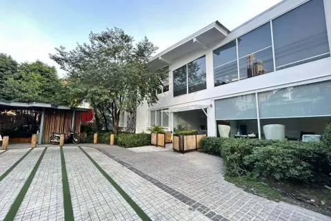 House in Watthana, Bangkok, Thailand 4 bedrooms № 162160 - photo 8