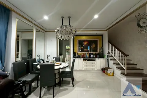 Reihenhaus in Watthana, Bangkok, Thailand 4 Schlafzimmer № 215708 - Foto 2