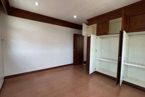 House in Kathu, Thailand 4 bedrooms № 145121 - photo 11