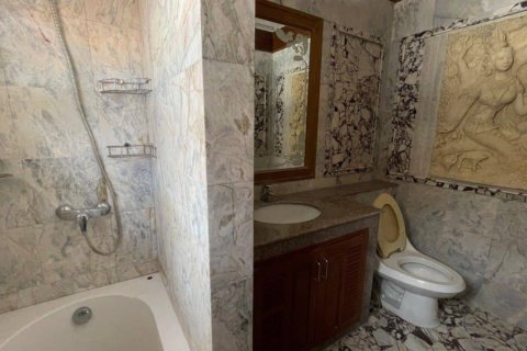 House in Kathu, Thailand 4 bedrooms № 145121 - photo 14