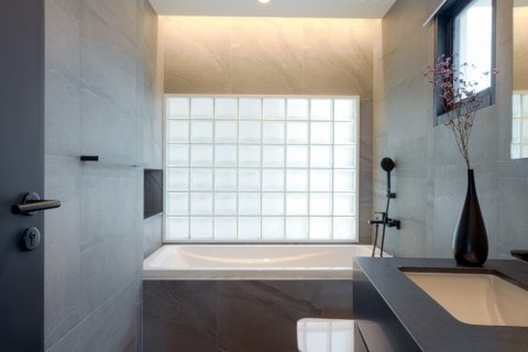 Condo in Pathum Wan, Bangkok, Thailand, 2 bedrooms  № 145123 - photo 14