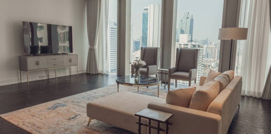 Condo in Bangkok, Thailand, 2 bedrooms  № 181047