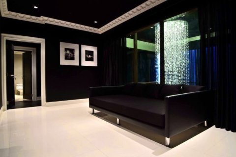 Condo in Bangkok, Thailand, 2 bedrooms  № 181051 - photo 10