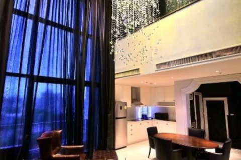 Condo in Bangkok, Thailand, 2 bedrooms  № 181051 - photo 5