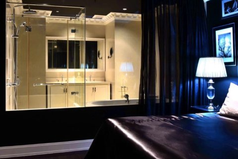 Condo in Bangkok, Thailand, 2 bedrooms  № 181051 - photo 13