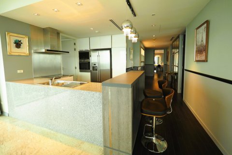 Condo in Bangkok, Thailand, 3 bedrooms  № 181049 - photo 4