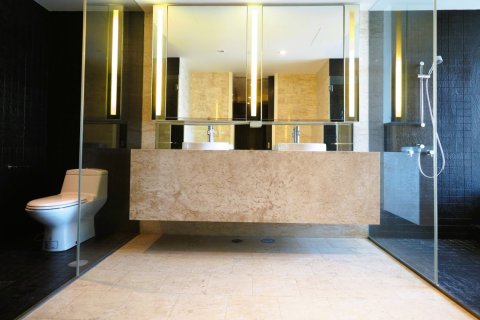 Condo in Bangkok, Thailand, 3 bedrooms  № 181049 - photo 10
