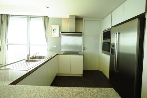 Condo in Bangkok, Thailand, 3 bedrooms  № 181049 - photo 7