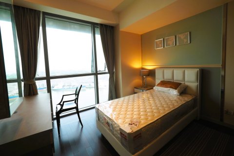 Condo in Bangkok, Thailand, 3 bedrooms  № 181049 - photo 12