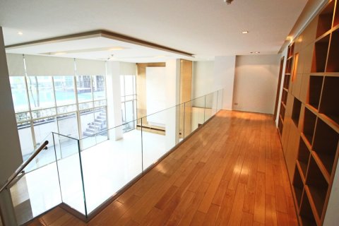Кондоминиум с 4 спальнями в Бангкоке, Таиланд № 181046 - фото 5