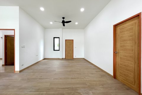 Villa in Pran Buri, Thailand 3 bedrooms № 168683 - photo 1