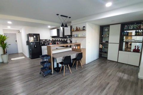 Condo in Huai Khwang, Bangkok, Thailand, 2 bedrooms  № 164480 - photo 5