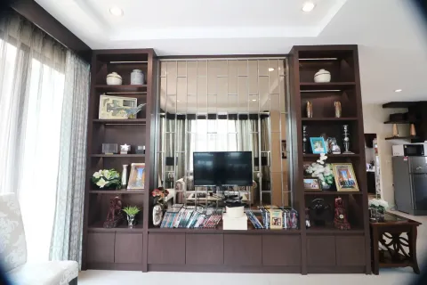 House in Udon Thani, Thailand 4 bedrooms № 164478 - photo 10
