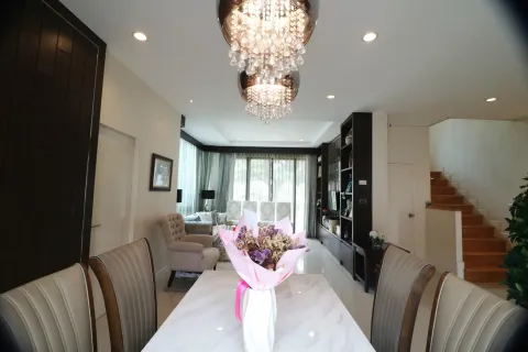 House in Udon Thani, Thailand 4 bedrooms № 164478 - photo 7