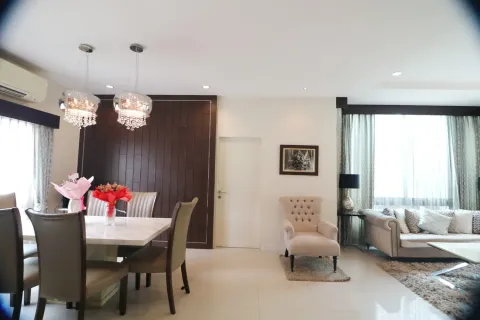 House in Udon Thani, Thailand 4 bedrooms № 164478 - photo 6