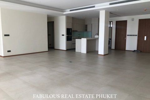 Condo in Bang Tao, Thailand, 2 bedrooms № 179759 - photo 11