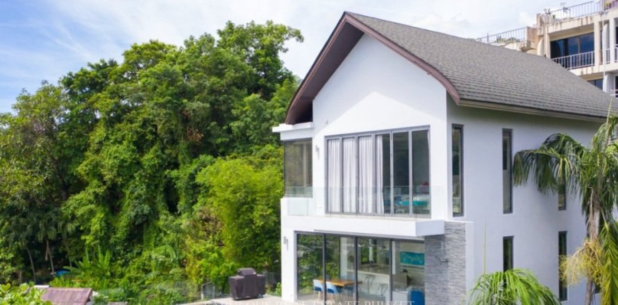 Villa in Patong, Thailand 7 bedrooms № 179761