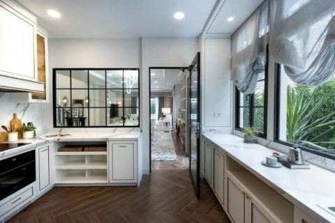House in Saphan Sung, Bangkok, Thailand 5 bedrooms № 171238 - photo 9