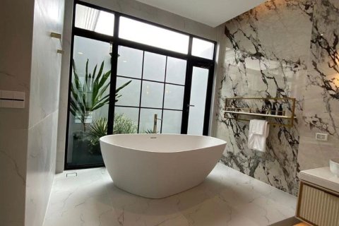 House in Saphan Sung, Bangkok, Thailand 5 bedrooms № 171238 - photo 17
