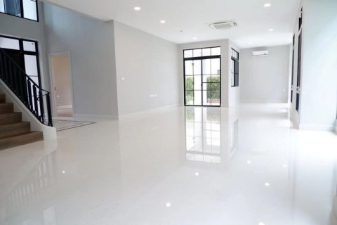 House in Saphan Sung, Bangkok, Thailand 5 bedrooms № 171238 - photo 13