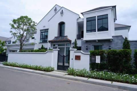 Maison à Saphan Sung, Bangkok, Thaïlande 5 chambres № 171238