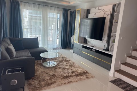 Duplex in Phuket, Thailand 4 bedrooms № 171233 - photo 4