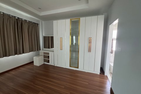 Duplex in Phuket, Thailand 4 bedrooms № 171233 - photo 18