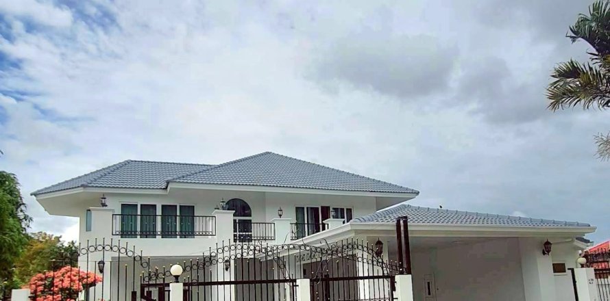 Дом в Паттайе, Таиланд с 3 спальнями  № 167348