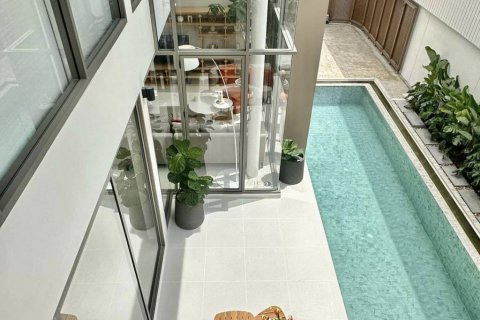 House in Bangkok, Thailand 4 bedrooms № 114167 - photo 2