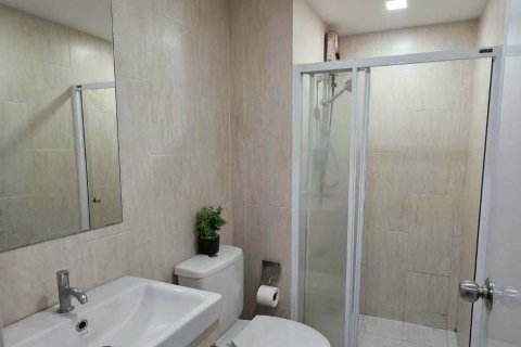 Condo à Lat Phrao, Bangkok, Thaïlande, 2 chambres № 173746 - photo 2