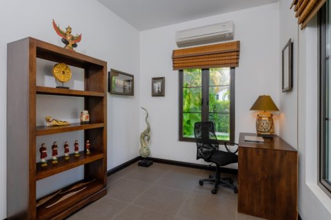Villa in Hua Hin, Thailand 3 bedrooms № 168318 - photo 16