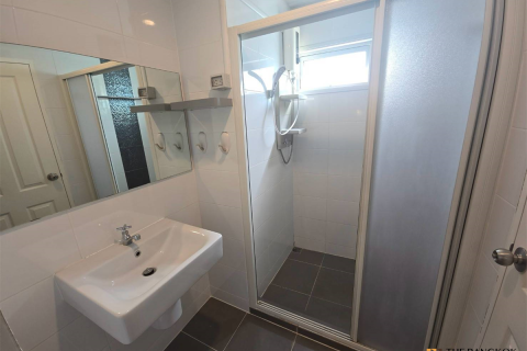 Condo in Bangkok, Thailand, 2 bedrooms  № 184920 - photo 4