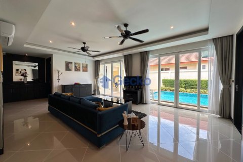 House in Pattaya, Thailand 4 bedrooms № 197297 - photo 6