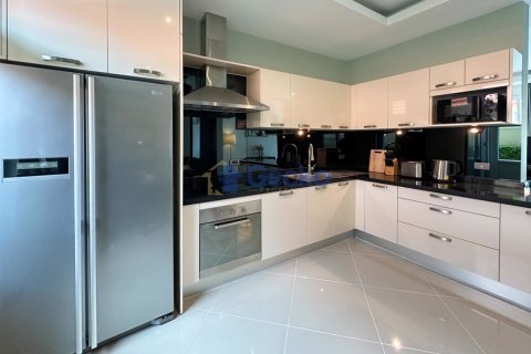 House in Pattaya, Thailand 4 bedrooms № 197297 - photo 10