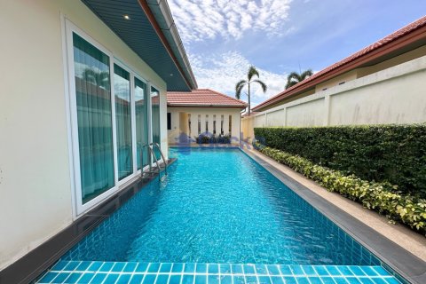 House in Pattaya, Thailand 4 bedrooms № 197297 - photo 22