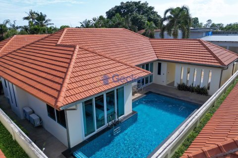 House in Pattaya, Thailand 4 bedrooms № 197297 - photo 26