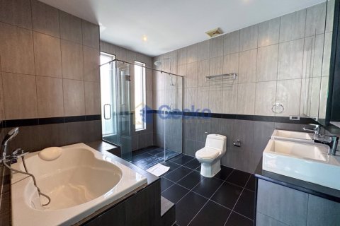 House in Pattaya, Thailand 4 bedrooms № 197297 - photo 14