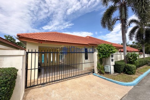 House in Pattaya, Thailand 4 bedrooms № 197297 - photo 24