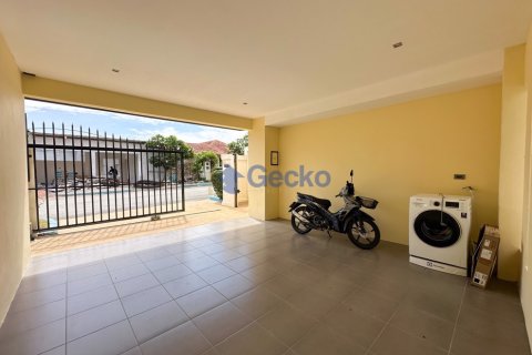 House in Pattaya, Thailand 4 bedrooms № 197297 - photo 21