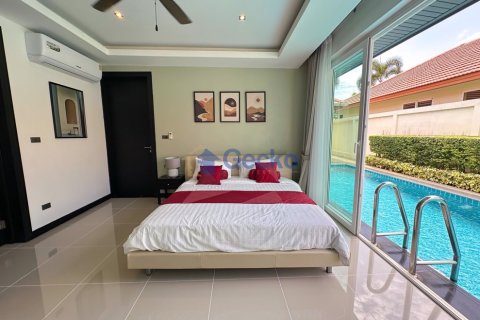 House in Pattaya, Thailand 4 bedrooms № 197297 - photo 12