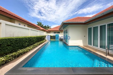 House in Pattaya, Thailand 4 bedrooms № 197297 - photo 23