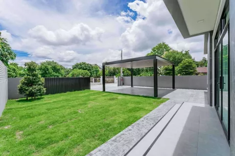 House in San Sai, Thailand 4 bedrooms № 135624 - photo 3