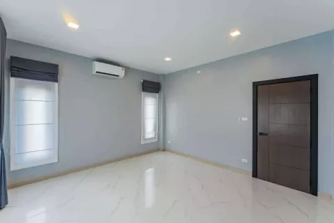 House in San Sai, Thailand 4 bedrooms № 135624 - photo 6
