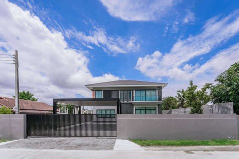 House in San Sai, Thailand 4 bedrooms № 135624 - photo 20